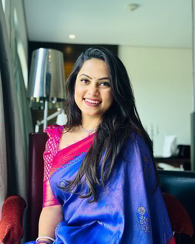 சிரிக்கும் செவ்வந்தி...!